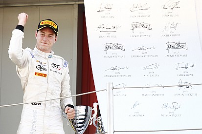 Stoffel Vandoorne gana la feature en Barcelona