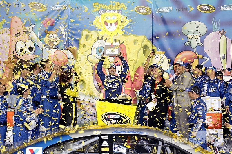 Le vainqueur Jimmie Johnson, Hendrick Motorsports Chevrolet