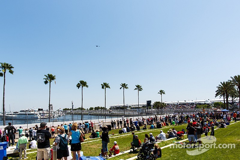 Fan injured in IndyCar season opener files lawsuit