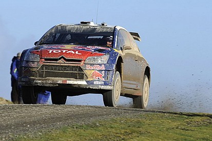 Galles, PS17: Loeb allunga su Solberg