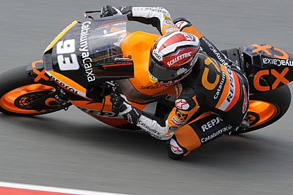 Marquez soffia la pole a Bradl a casa sua