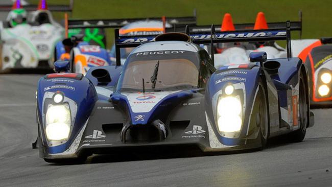 1-2 Peugeot nelle prime libere della Petit Le Mans