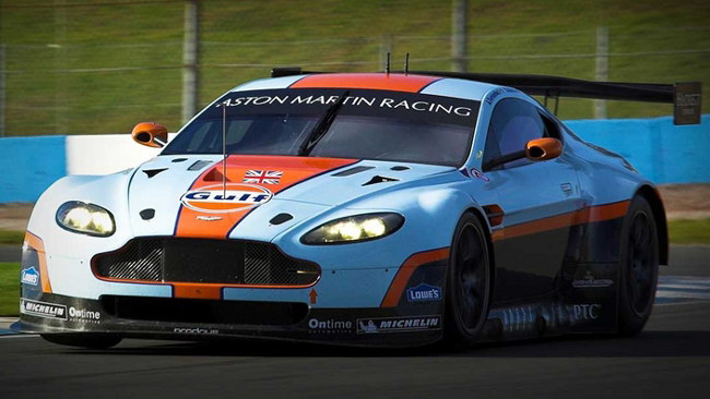 Aston Martin in pista con la Vantage