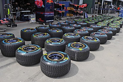 La Pirelli invita i team al primo test con la Renault R30
