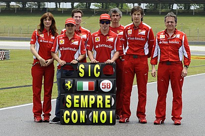 La Ferrari ricorda Marco Simoncelli a Sepang