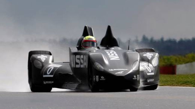 Nissan DeltaWing promossa anche sul bagnato