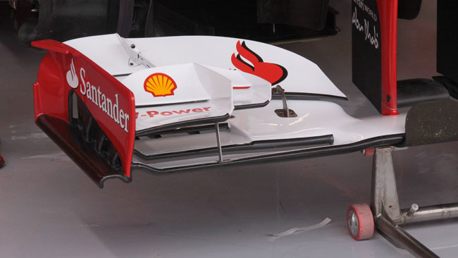 Alonso con la nuova paratia dell'ala anteriore