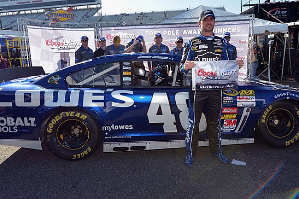Pole con record per Johnson a Martinsville