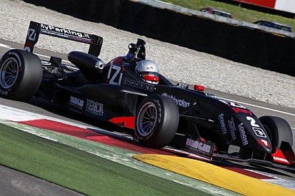 F2000 Light: Piero Longhi apre con una doppietta