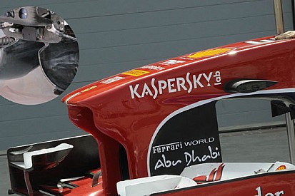 La Ferrari integra i deviatori di flusso al musetto