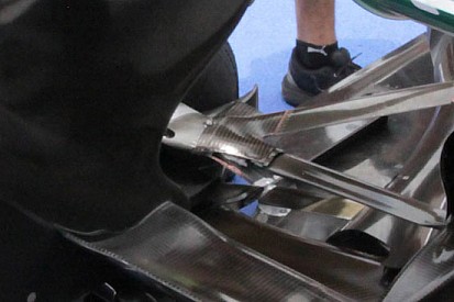 Ecco la sospensione rotta della Mercedes!