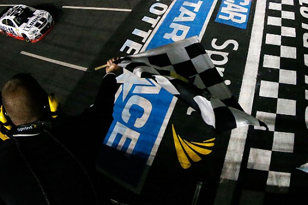 Jimmie Johnson rivince la All Star Race di Charlotte