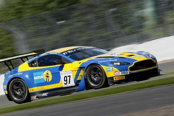 In casa a Silverstone domina l'Aston Martin