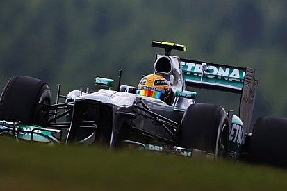Seconda pole di fila per Hamilton al Nurburgring
