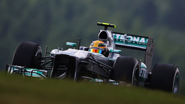 Seconda pole di fila per Hamilton al Nurburgring