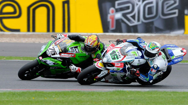 Loris Baz dedica la sua vittoria alla famiglia di Antonelli