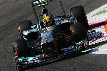 La Mercedes di Hamilton aveva il fondo danneggiato