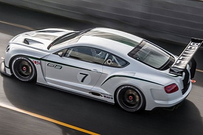 La Bentley Continental GT3 debutta ad Abu Dhabi
