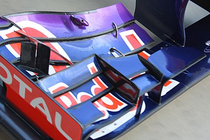 Red Bull: ci sono due derive verticali sul flap