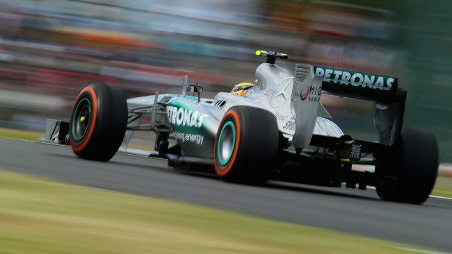 Suzuka, Libere 1: Uno-due Mercedes per cominciare