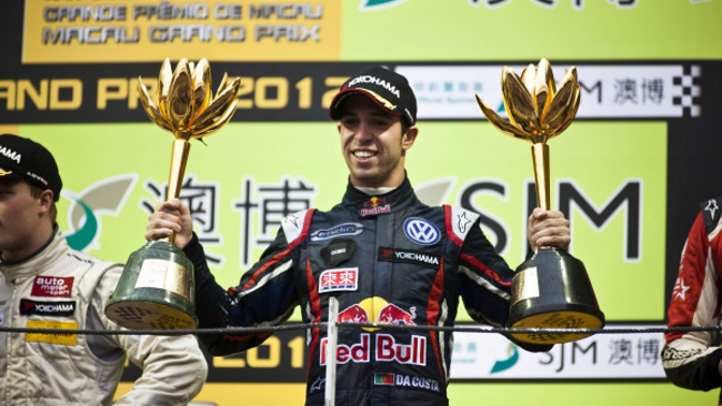 Félix da Costa al posto di Kvyat con la Carlin a Macao