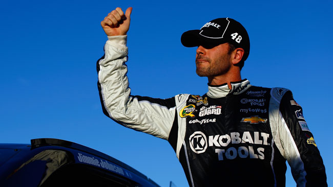 Jimmie Johnson si prende la pole a Phoenix