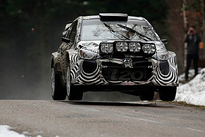 Primo test con la Hyundai i20 WRC per Thierry Neuville