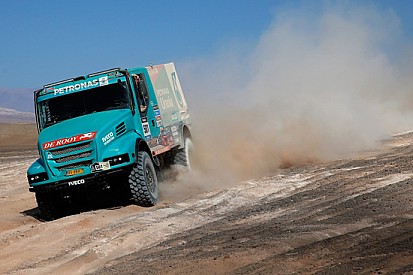 Dakar, Tappa 12, Camion: De Rooy cerca di reagire