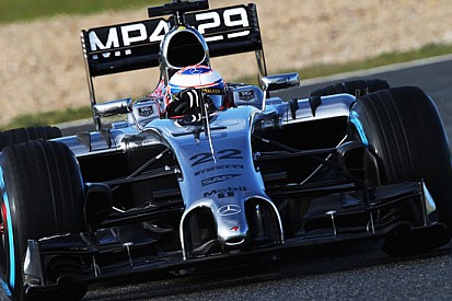 Test Jerez, Day 2, Ore 12: Button al comando
