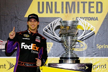 Denny Hamlin trionfa nella Sprint Unlimited a Daytona