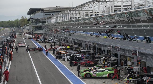 Kessel Racing e Ferrari subito davanti a Monza!