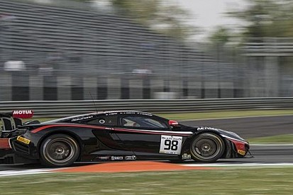 La McLaren del team ART strappa la pole position