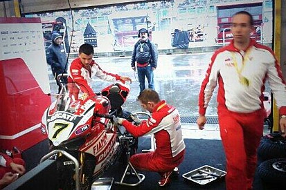 Diluvio ad Assen: gara 2 si ferma dopo soli 3 giri