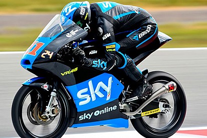 Weekend finito per Bagnaia: frattura del radio sinistro