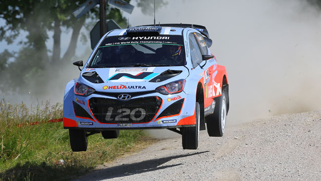 Polonia, PS18: Neuville salta davanti ad Hanninen