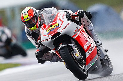 Misano, Libere 1: Hernandez nel festival delle cadute