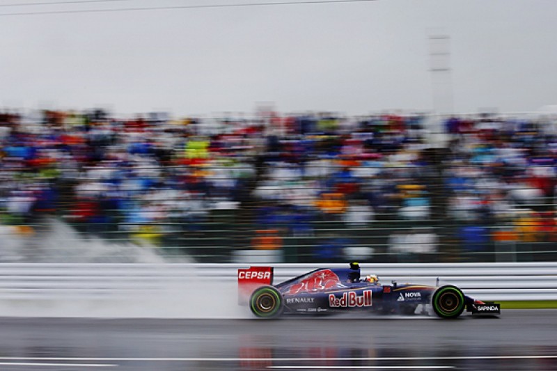 Japanese F1 GP: Toro Rosso's Carlos Sainz Jr leads wet practice