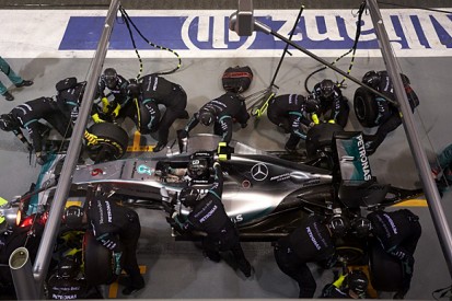 Mercedes F1 team must not be 'terrified' by Singapore GP - Wolff
