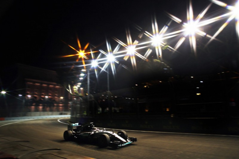 Hamilton: Red Bull and Ferrari "genuine" threats in F1 Singapore GP