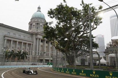 Singapore GP: Nico Rosberg leads Lewis Hamilton in first practice