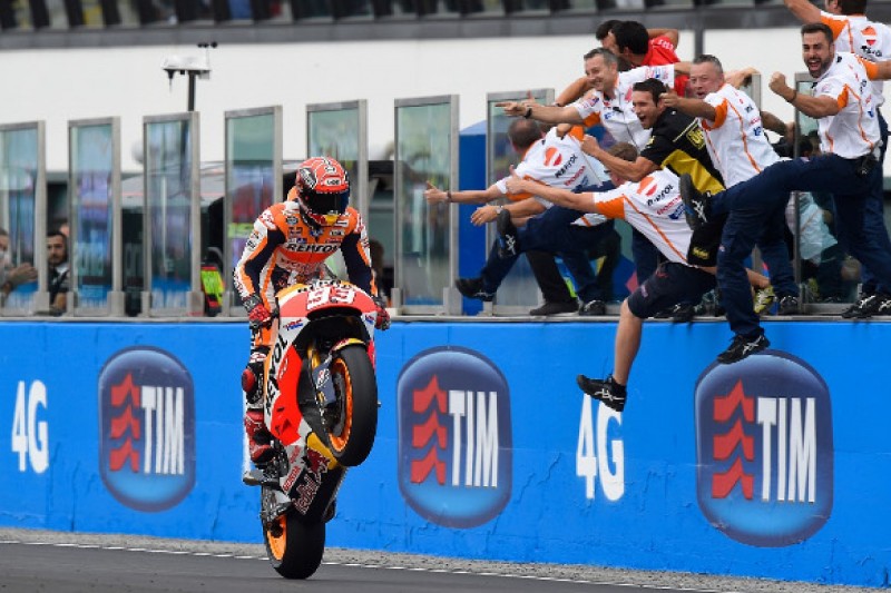 Misano MotoGP: Marquez wins in changing weather, Lorenzo crashes