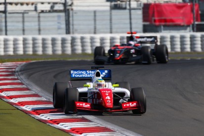 Nurburgring FR3.5: Oliver Rowland stretches lead with another win