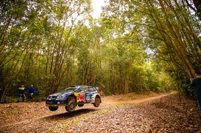 WRC Rally Australia: Jari-Matti Latvala takes lead from Kris Meeke