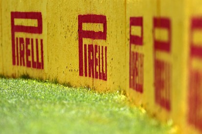 F1 drivers told to stop public criticism of Pirelli tyres