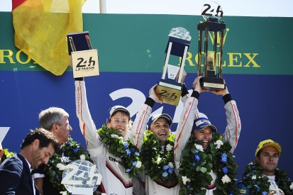 Porsche defeats LMP2 cars to win 2017 Le Mans 24 Hours