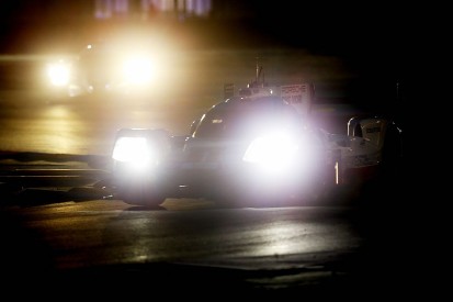 Lotterer keeps Porsche in the lead after 14 hours of Le Mans