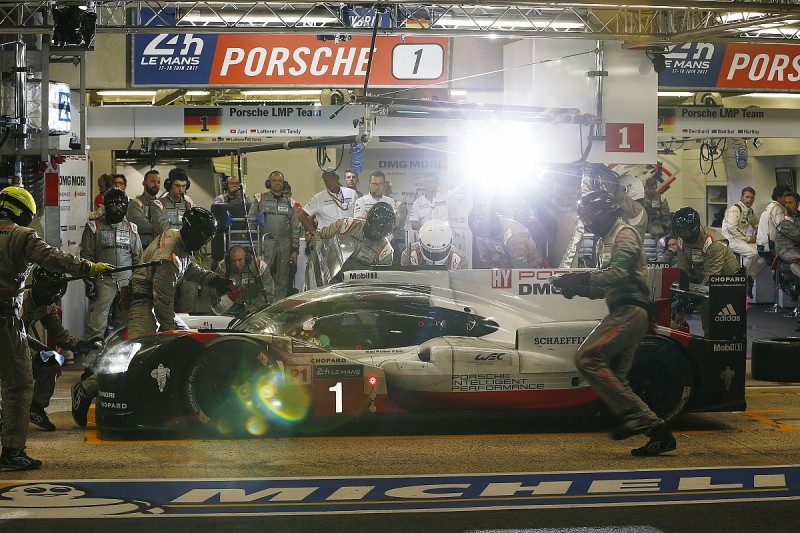 Neel Jani keeps #1 Porsche on top after 15 hours of Le Mans