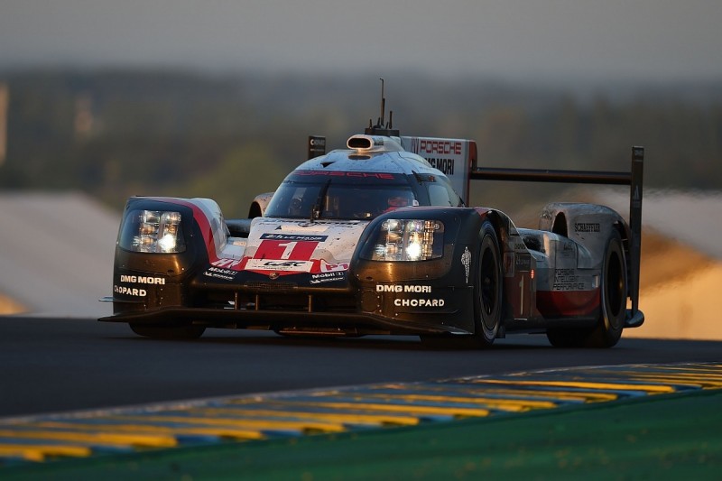 Le Mans 24 Hours: #1 Porsche adds another lap to commanding lead