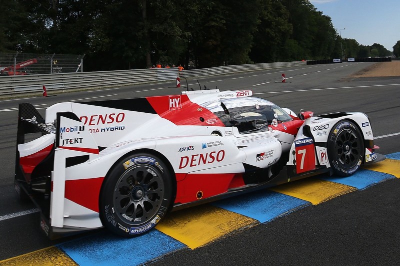 Le Mans 24 Hours: #7 Toyota maintains lead after first driver swaps