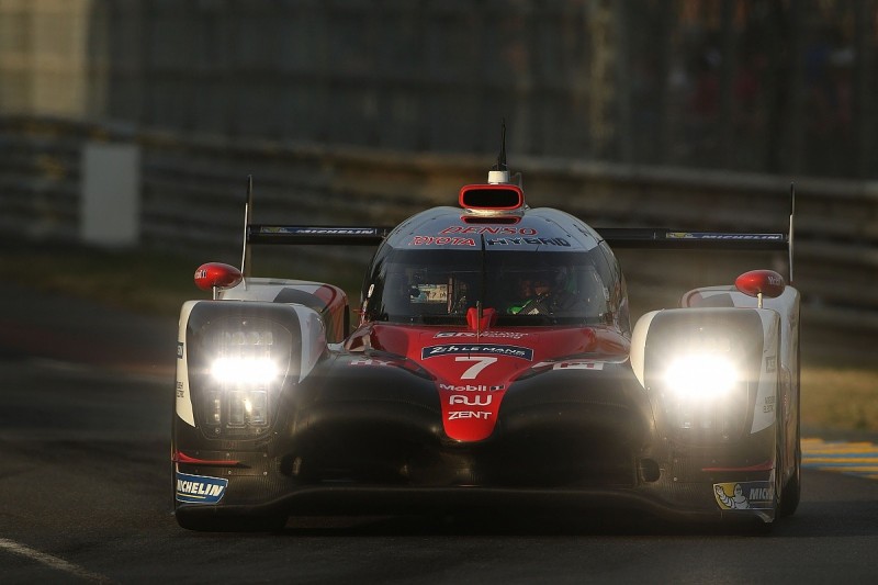 Le Mans 24 Hours lead battle closes up during sixth hour
